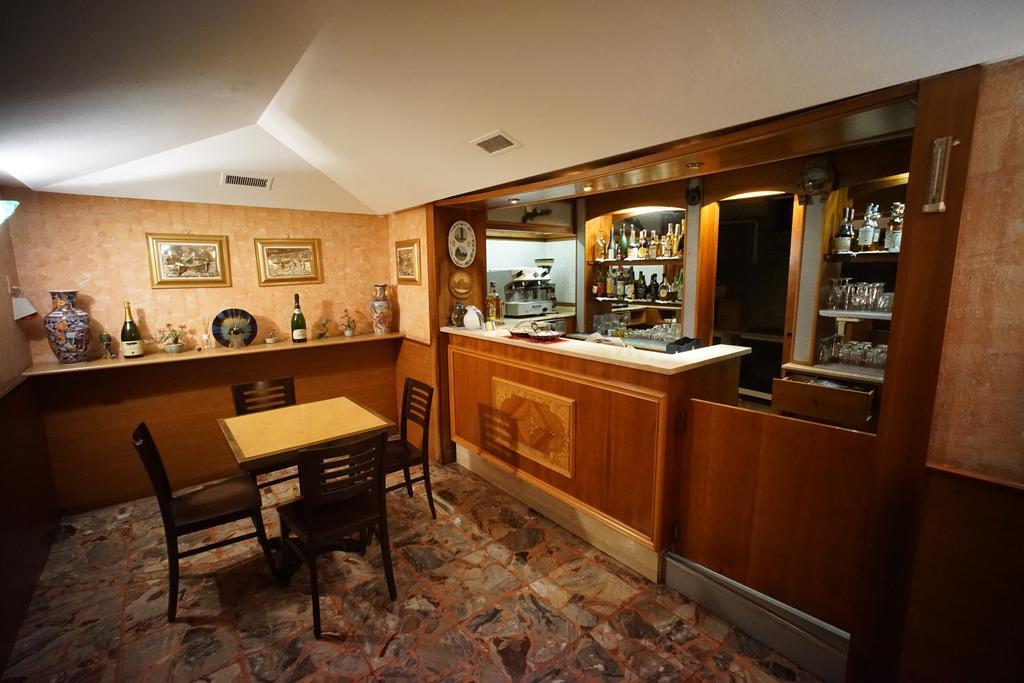 Hotel Gran Sasso - Milan — Photos 3
